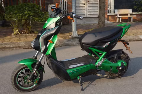 Xe đủ gọn gàng để di chuyển trong phố, tuy nhiên gầm vẫn thấp