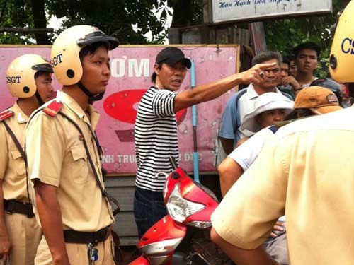 Đối tượng chống người thi hành công vụ. Đối tượng chống người