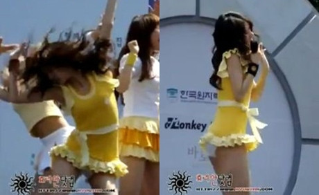 Các cô gái tuổi teen hồn nhiên diện trang phục cũn cỡn