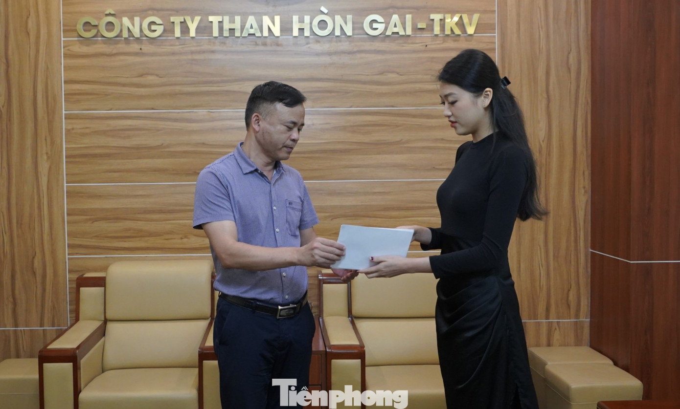 Nguyễn Hoàng Thu Ngân dành hết tiền lương hỗ trợ gia đình các nạn nhân trong vụ sập hầm lò.