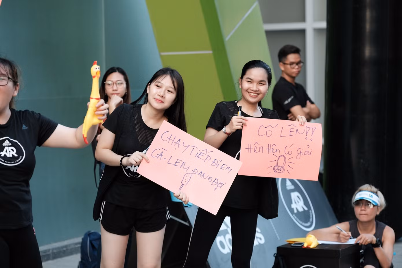 Lần đầu tiên adidas Runners Saigon tổ chức chạy Test Run 21.1km ảnh 3