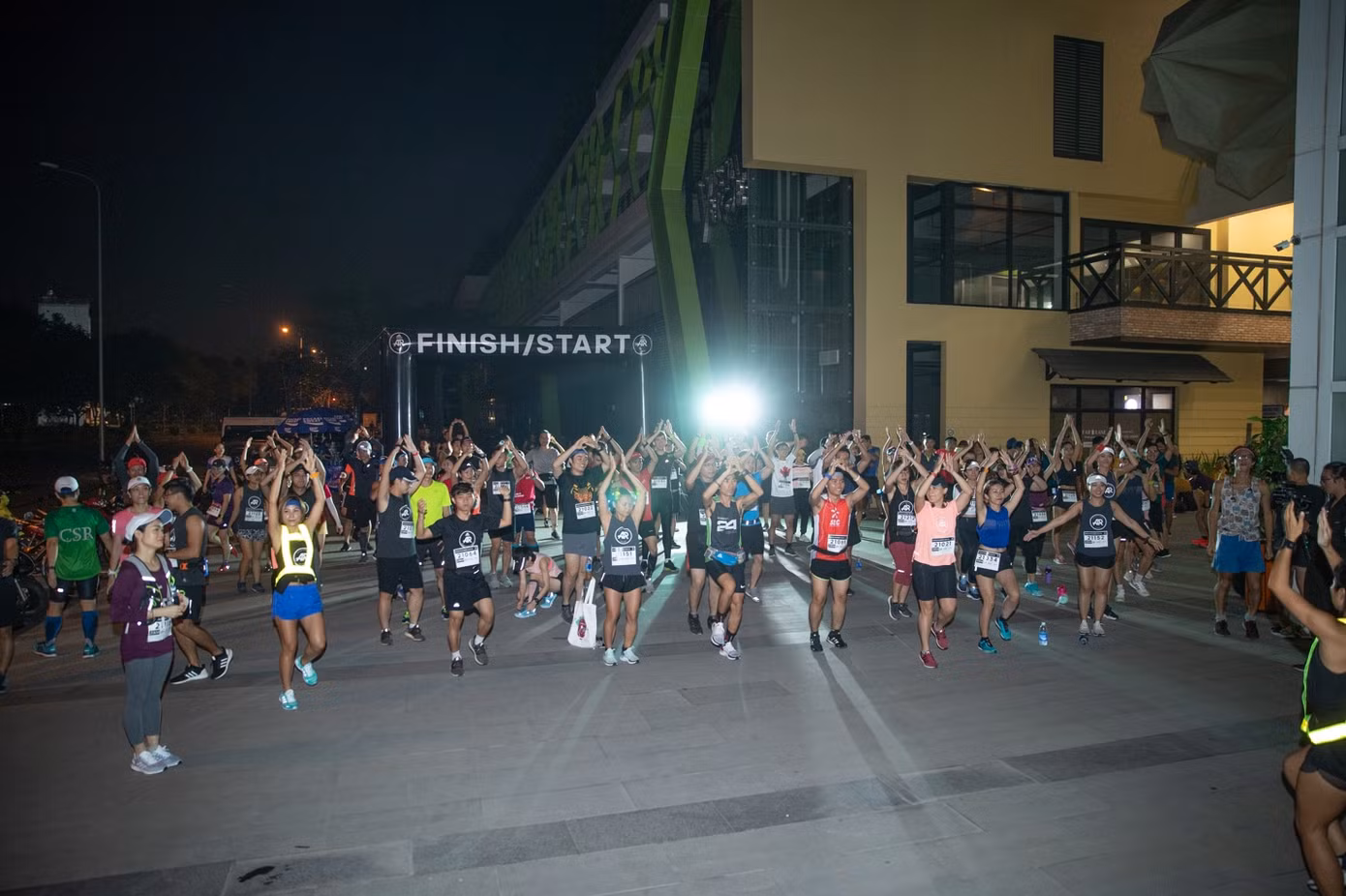 Lần đầu tiên adidas Runners Saigon tổ chức chạy Test Run 21.1km ảnh 1