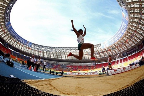 6. Algeria Tỷ lệ tổng mức tiệt kiệm quốc gia trên GDP: 45% GDP dự đoán năm 2013: 216 tỷ USD