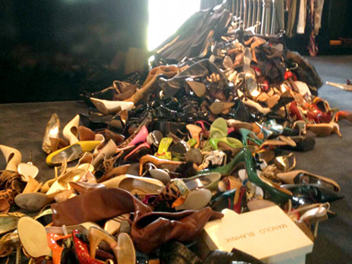 Với số lượng giày dép khổng lồ