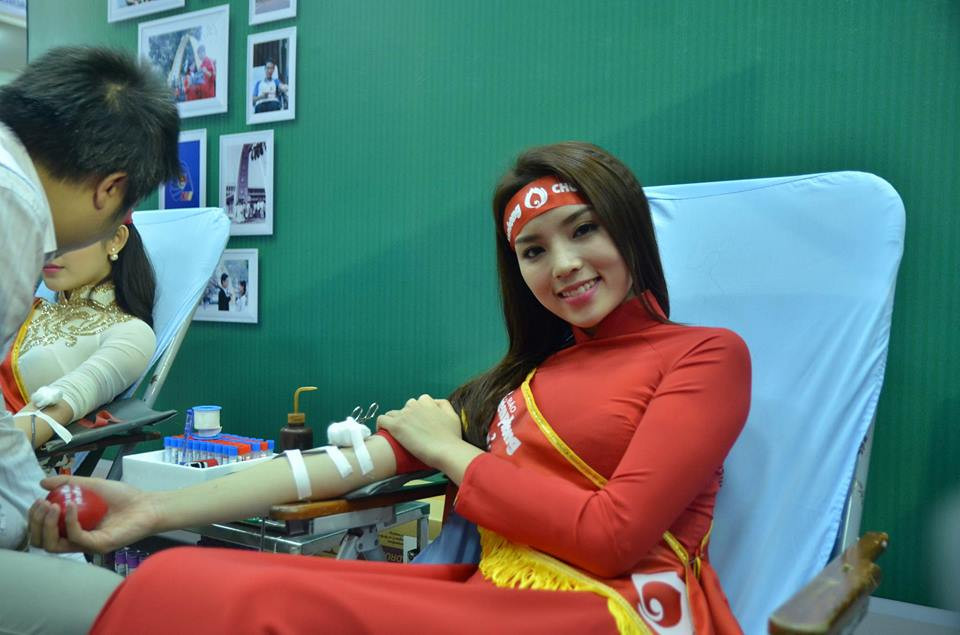 Chủ Nhật Đỏ 2016 đã tiếp nhận 11.763 đơn vị máu ảnh 45