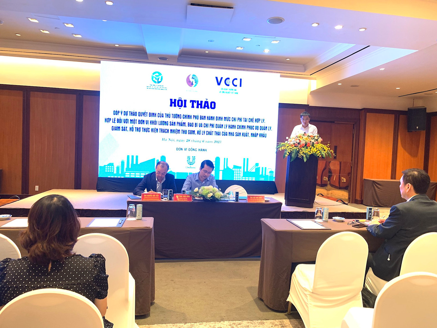 Toàn cảnh buổi hội thảo.