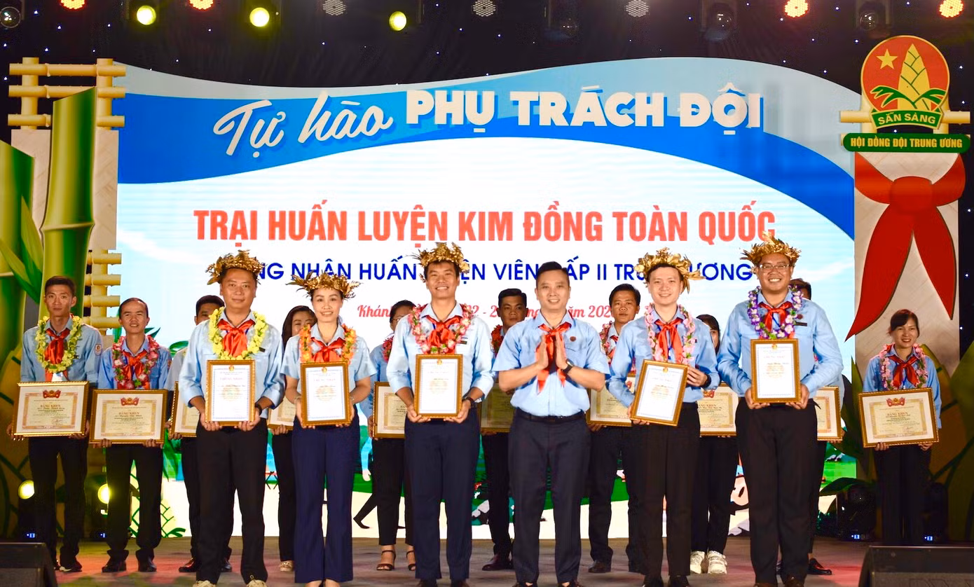 Ban tổ chức công nhận 5 trại sinh có kết quả cao nhất là thành viên Ban Huấn luyện thuộc Hội đồng Huấn luyện cấp T.Ư.