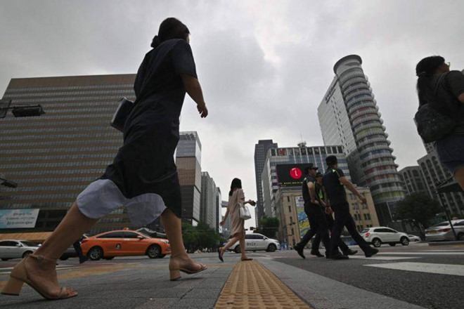 Người Hàn Quốc trang bị như 'điệp viên 007' để chống bắt nạt công sở ảnh 1