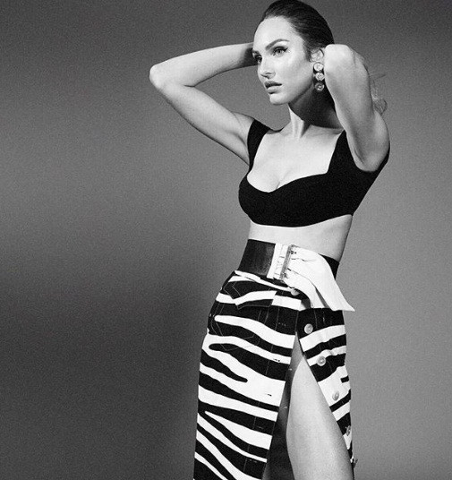 Thiên thần Nam Phi đẹp như tạc tượng sau 5 tháng sinh con ảnh 8