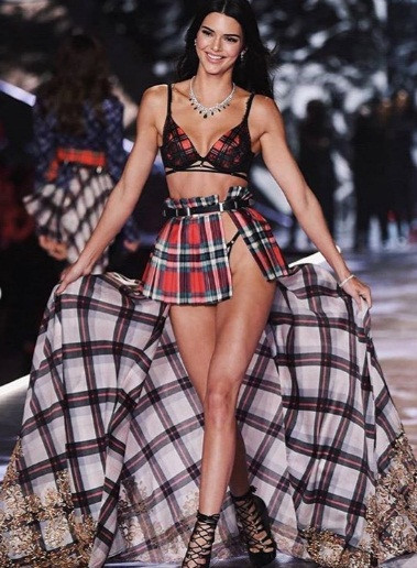 Ngất ngây dàn 'chân dài' tuyệt đẹp Victoria's Secret Fashion Show 2018 ảnh 51