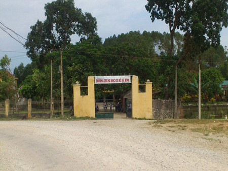 Trường THCS Hà Bình - nơi cô Lê Thị Huệ công tác