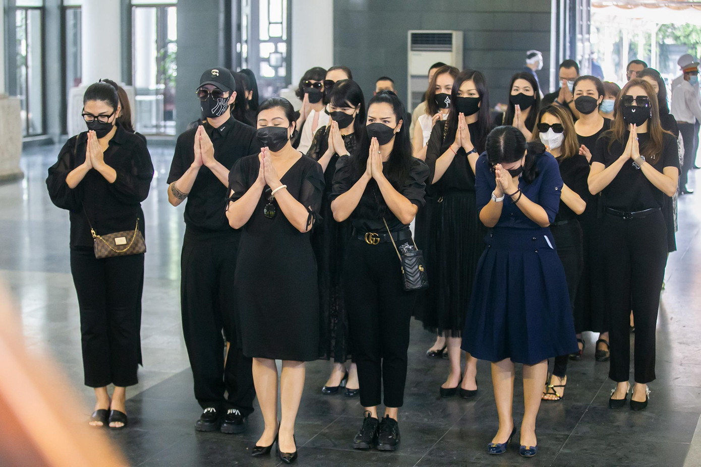 Sáng 8/6, bạn bè, đồng nghiệp thân thiết và đặc biệt là nhiều thế hệ Hoa hậu, Á hậu đã tới tiễn đưa hoa hậu Thu Thủy tại lễ tang của cô ở nhà tang lễ Quốc Gia số 5 Trần Thánh Tông, Hà Nội.