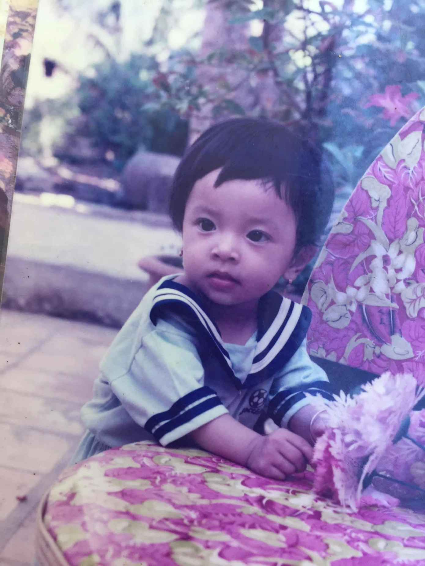 Á hậu Thuý An ngày bé dễ thương với mái tóc tém đáng yêu. Á hậu Thuý An ngày bé dễ thương với mái tóc tém đáng yêu.