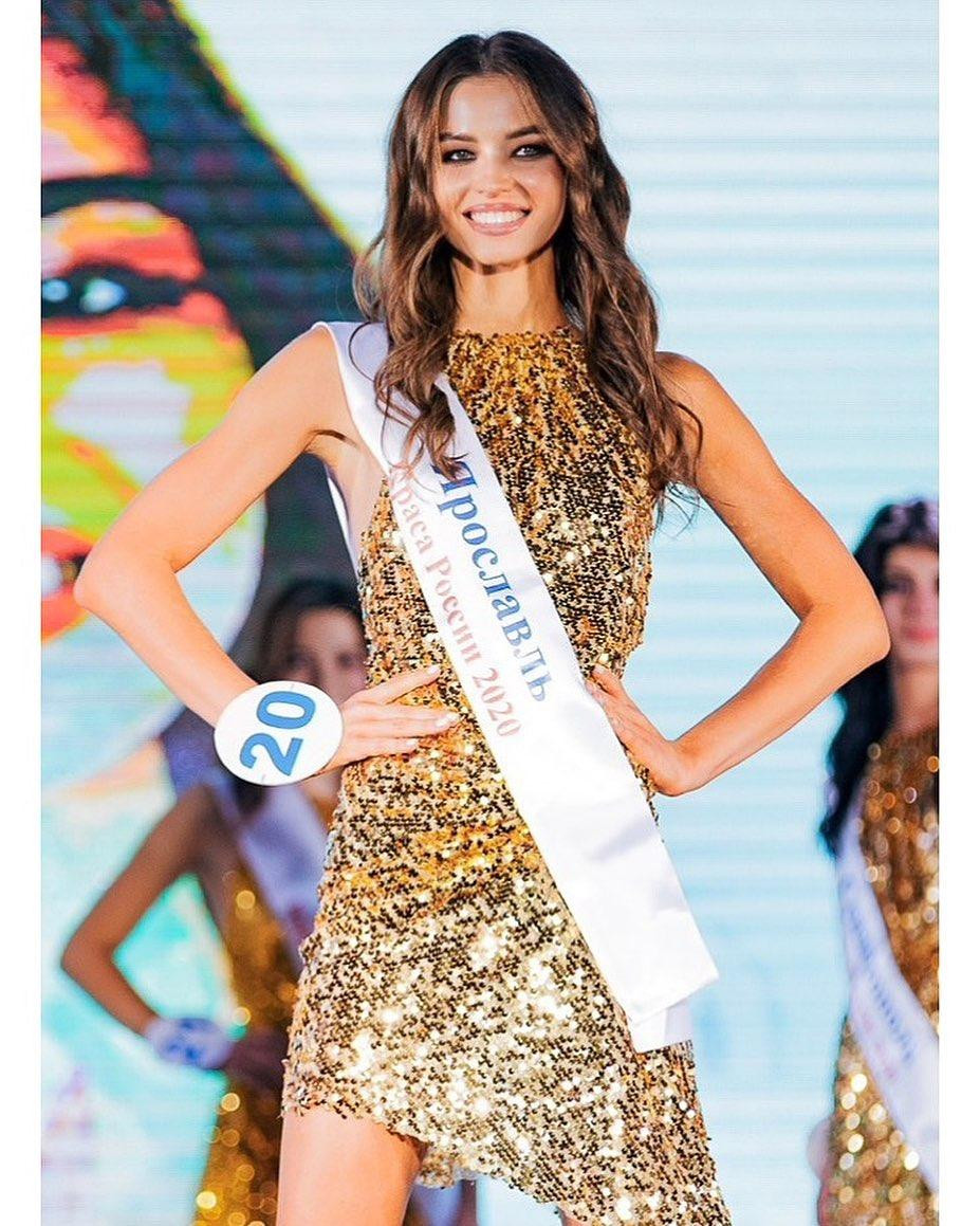 Mỹ nhân 18 tuổi sở hữu chiều cao ấn tượng 1m79 không phải là cái tên xa lạ với thế giới nhan sắc. Cô từng tham dự cuộc thi Yaroslavl Beauty contest và cán đích ở vị trí thứ 3.