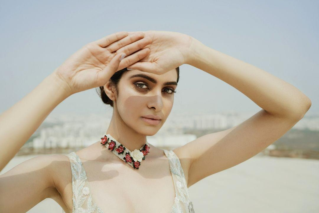 Manasa Varanasi sở hữu gương mặt trong trẻo, với những nét đẹp cân đối và hài hoà, dễ gây thiện cảm với người đối diện.