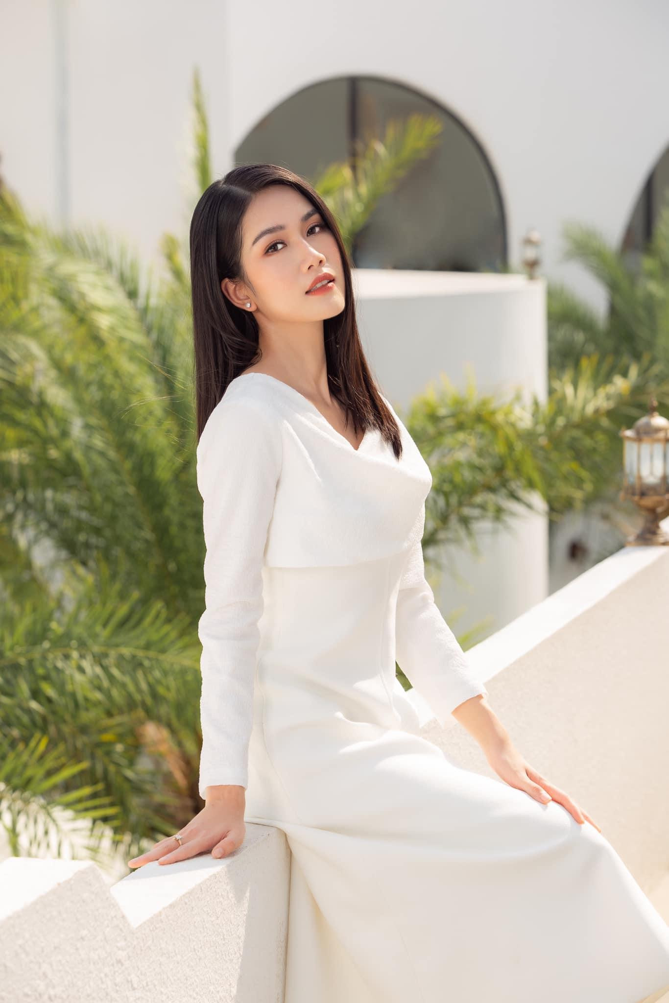 Nàng Á hậu sinh năm 1998 sở hữu vẻ đẹp ngọt ngào và thanh khiết làm người xem như 'tan chảy'.