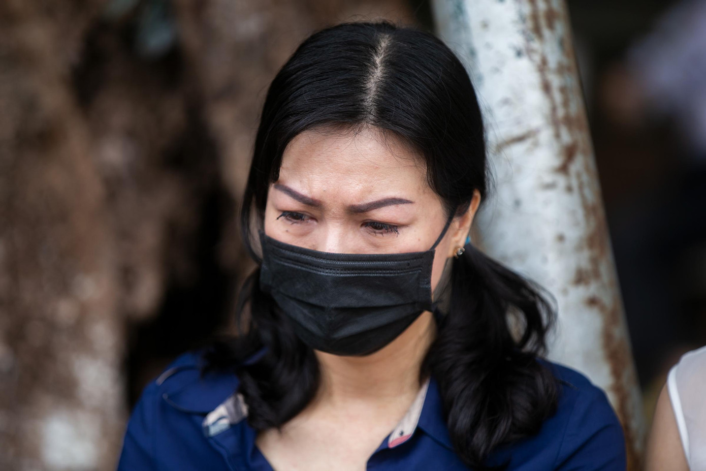 Người mẫu Hoàng Xuân khóc nhiều tại lễ viếng của Hoa hậu Thu Thủy.