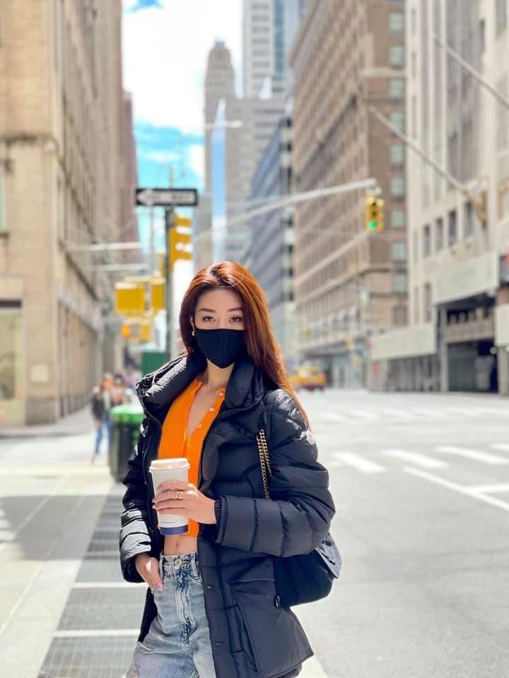 Hoa hậu Khánh Vân khoe eo thon quyến rũ trên đường phố New York. Hoa hậu Khánh Vân khoe eo thon quyến rũ trên đường phố New York.