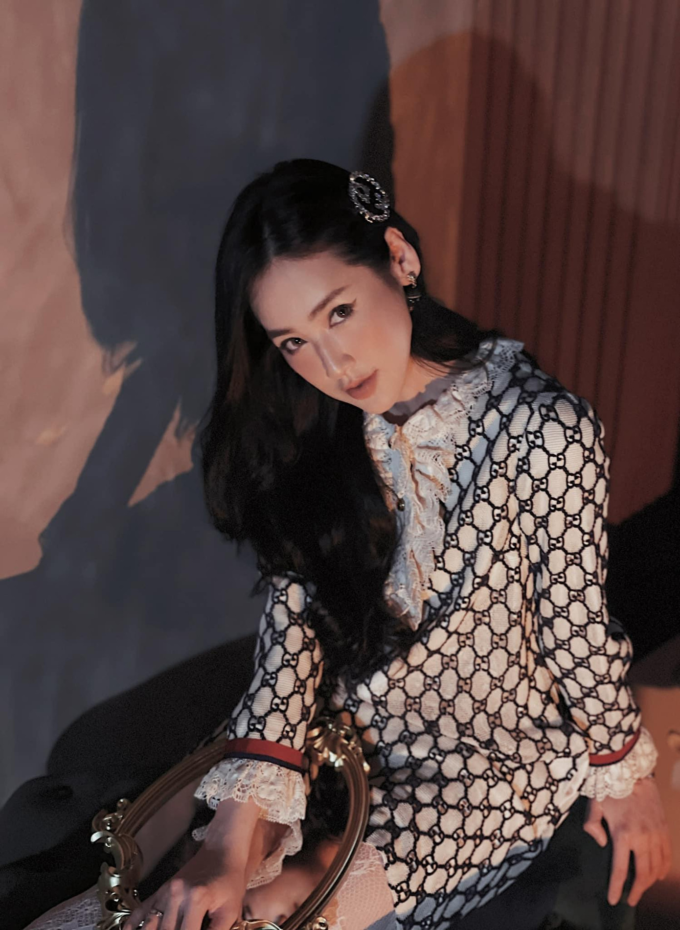 Á hậu Tú Anh xinh đẹp, yêu kiều với trang phục thanh lịch và sành điệu. Á hậu Tú Anh xinh đẹp, yêu kiều với trang phục thanh lịch và sành điệu.