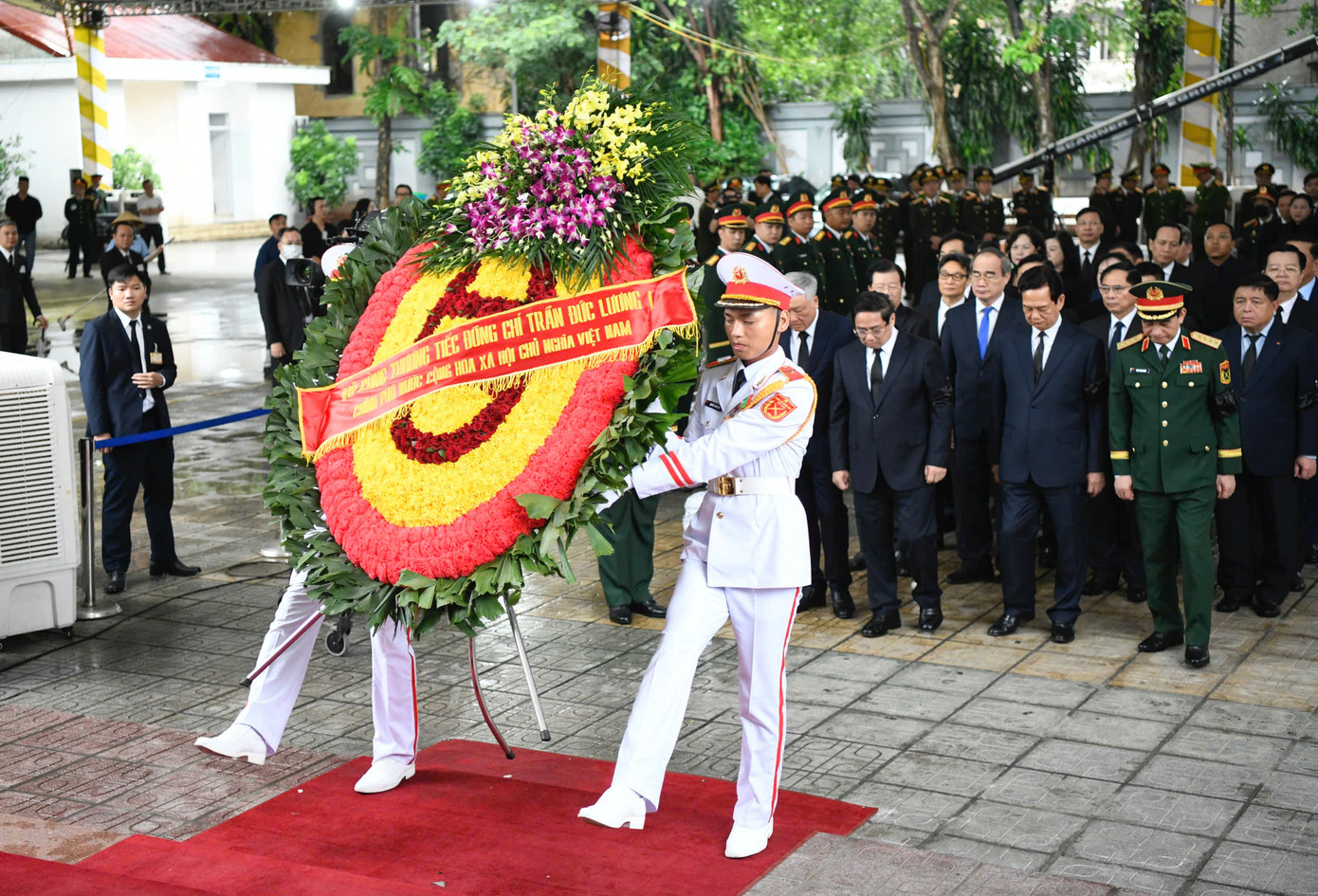 Lễ viếng nguyên Chủ tịch nước Trần Đức Lương ảnh 18 Lễ viếng nguyên Chủ tịch nước Trần Đức Lương ảnh 18