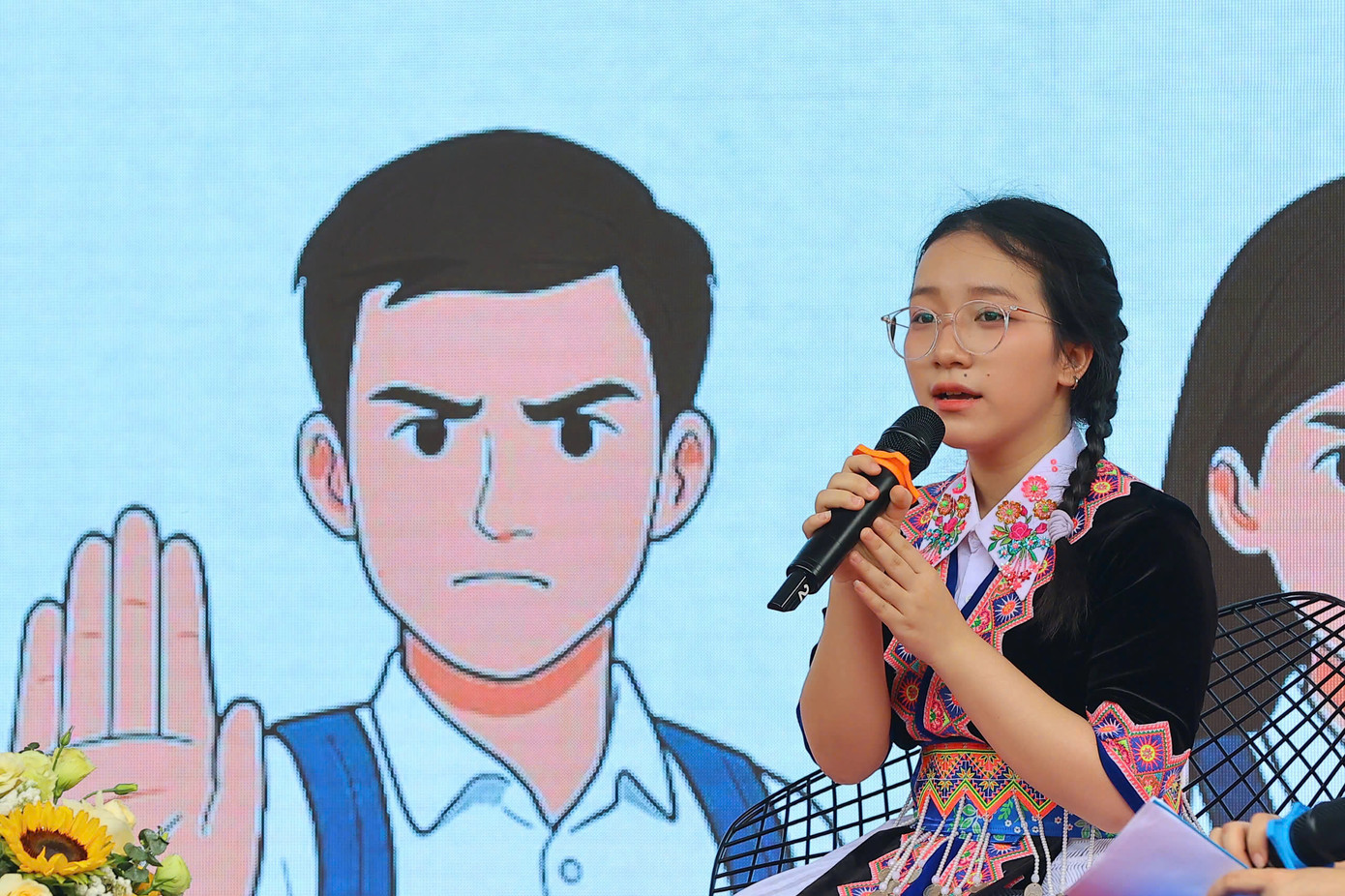 Học sinh Lầu Nguyễn Hương Mơ Học sinh Lầu Nguyễn Hương Mơ