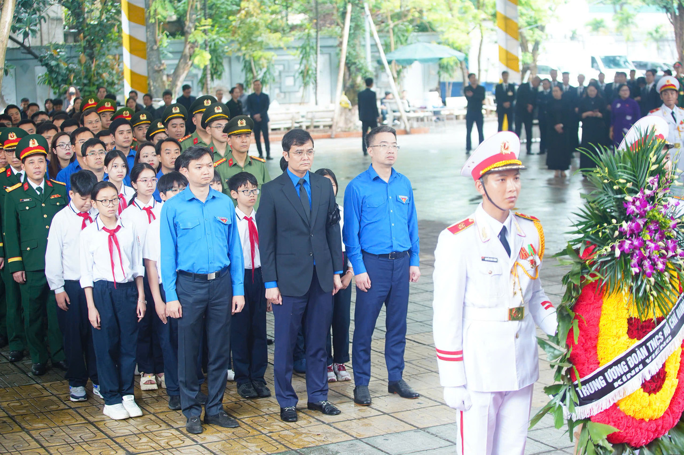 Lễ viếng nguyên Chủ tịch nước Trần Đức Lương ảnh 55 Lễ viếng nguyên Chủ tịch nước Trần Đức Lương ảnh 55