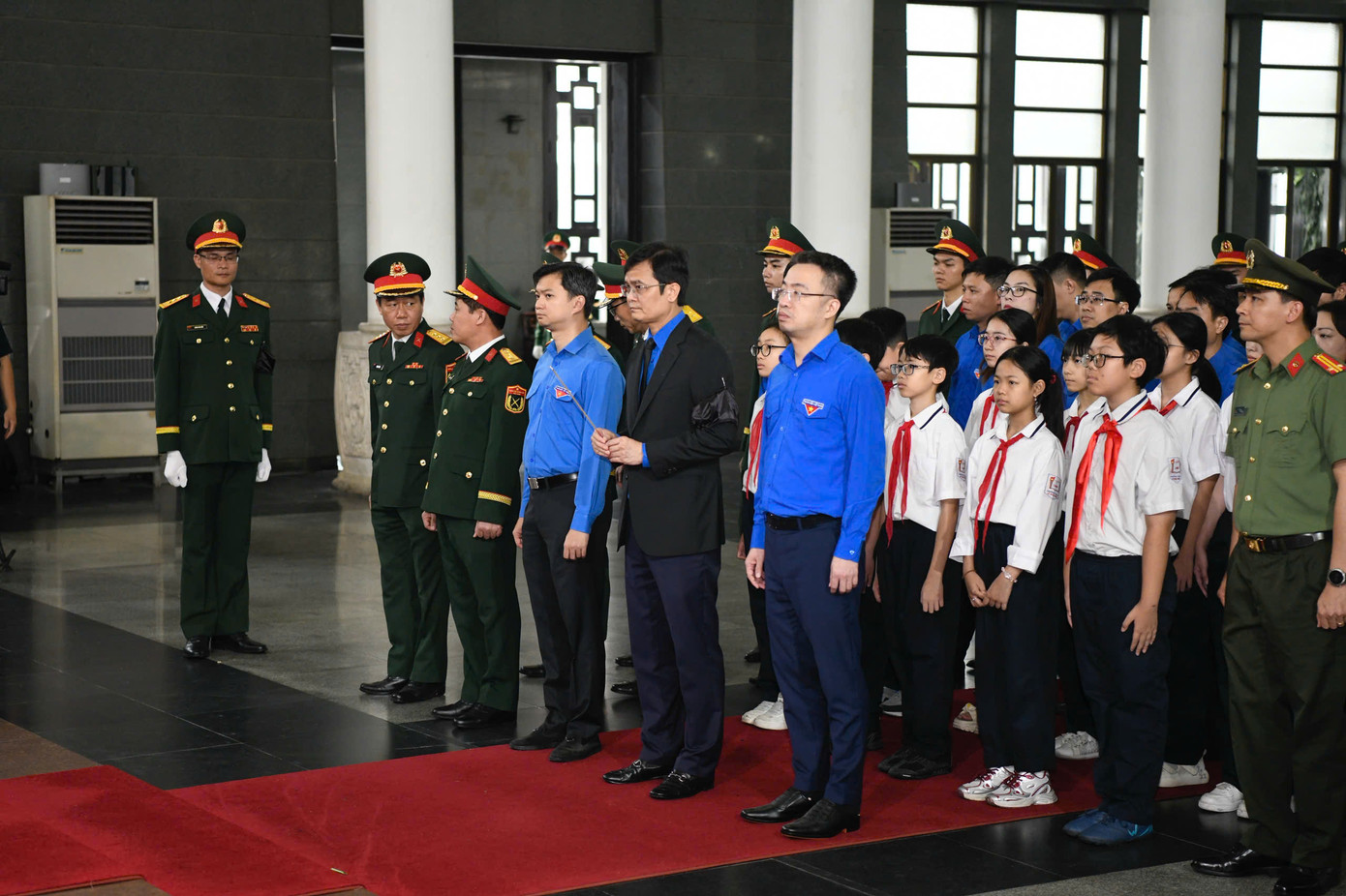 Lễ viếng nguyên Chủ tịch nước Trần Đức Lương ảnh 56 Lễ viếng nguyên Chủ tịch nước Trần Đức Lương ảnh 56