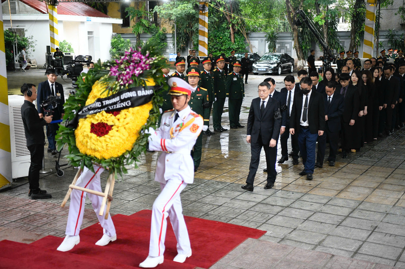 Ban Tổ chức Trung ương Đảng vào viếng Ban Tổ chức Trung ương Đảng vào viếng