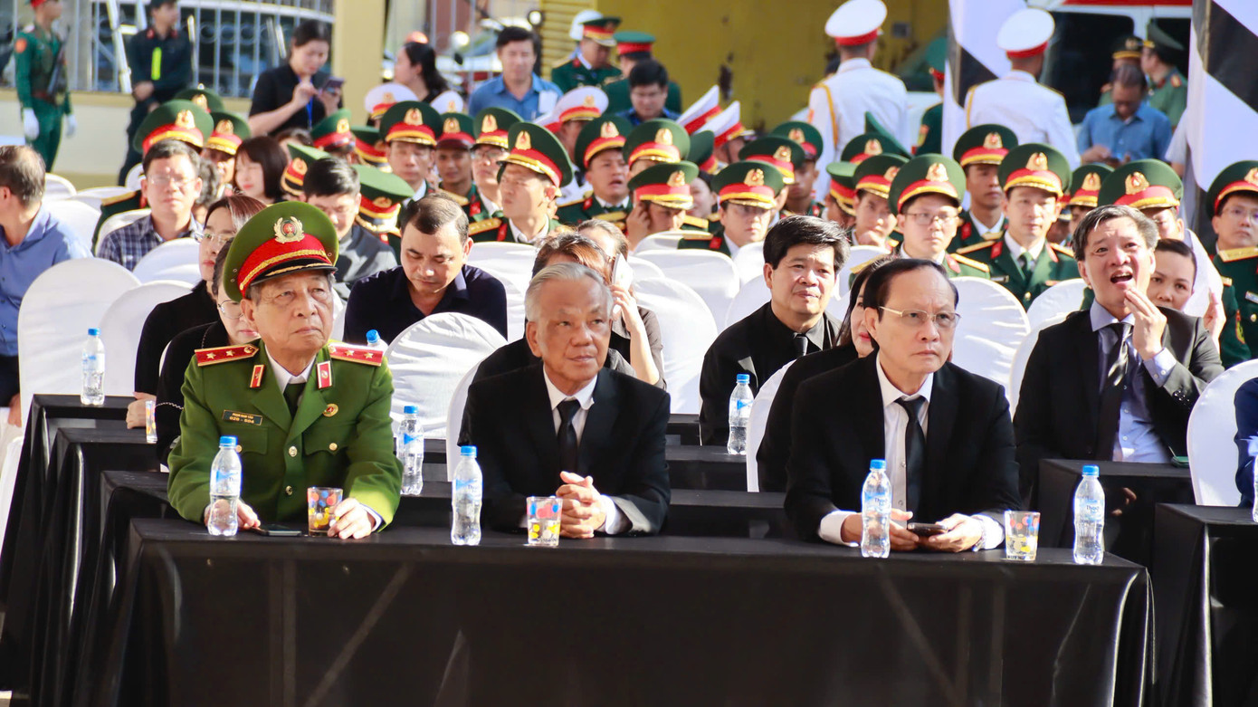 Lễ viếng nguyên Chủ tịch nước Trần Đức Lương ảnh 27 Lễ viếng nguyên Chủ tịch nước Trần Đức Lương ảnh 27