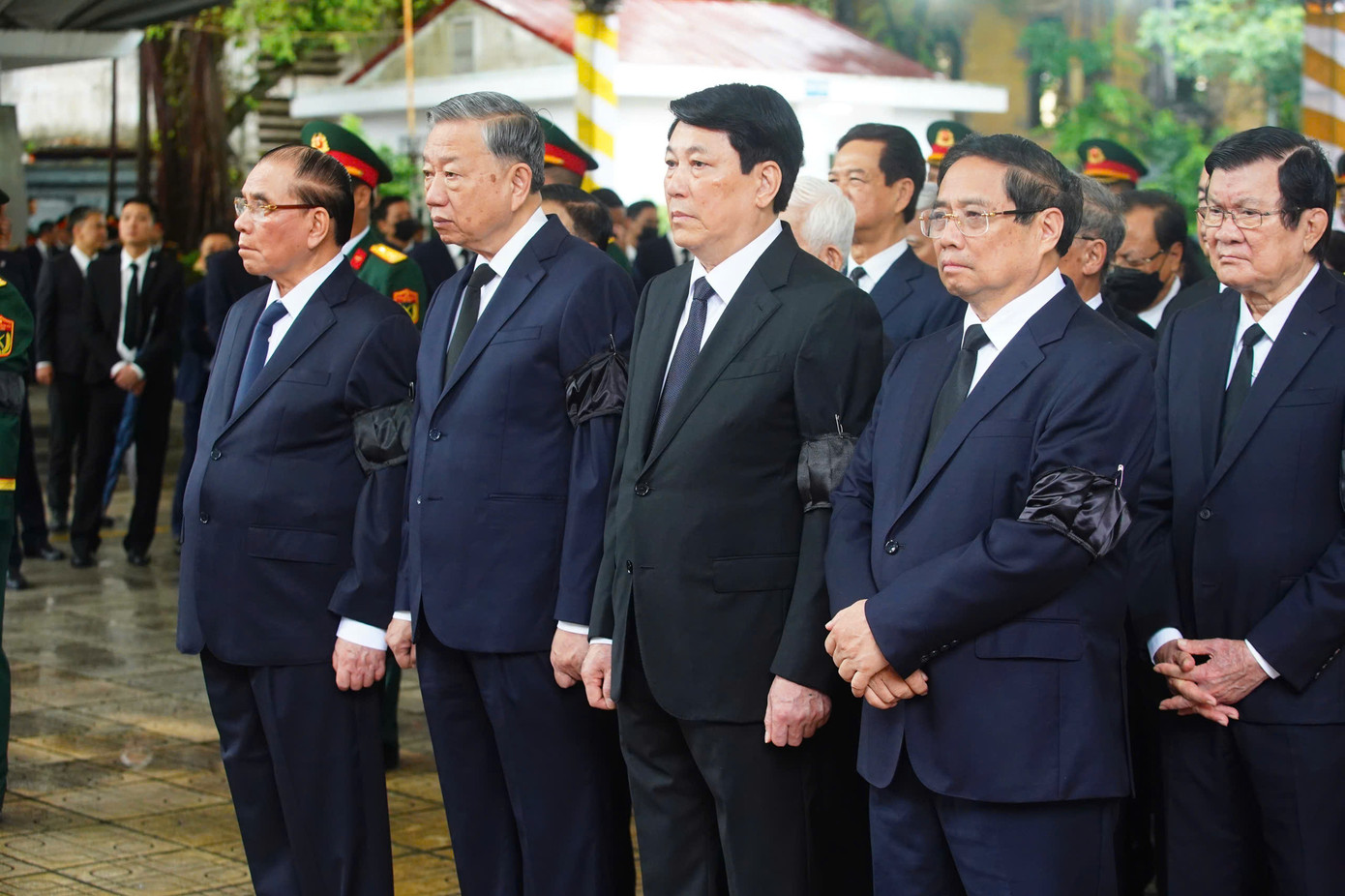 Đoàn Ban Chấp hành Trung ương Đảng Cộng sản Việt Nam do đồng chí Tô Lâm, Tổng Bí thư Ban Chấp hành Trung ương Đảng, làm Trưởng đoàn vào viếng đồng chí Trần Đức Lương, nguyên Chủ tịch nước. Đoàn Ban Chấp hành Trung ương Đảng Cộng sản Việt Nam do đồng chí Tô Lâm, Tổng Bí thư Ban Chấp hành Trung ương Đảng, làm Trưởng đoàn vào viếng đồng chí Trần Đức Lương, nguyên Chủ tịch nước.