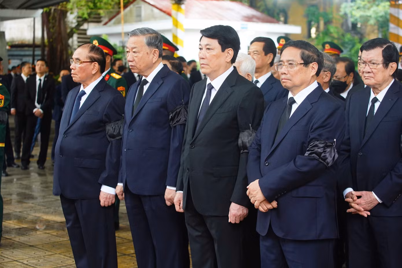 Đoàn Ban Chấp hành Trung ương Đảng Cộng sản Việt Nam do đồng chí Tô Lâm, Tổng Bí thư Ban Chấp hành Trung ương Đảng, làm Trưởng đoàn vào viếng đồng chí Trần Đức Lương, nguyên Chủ tịch nước.