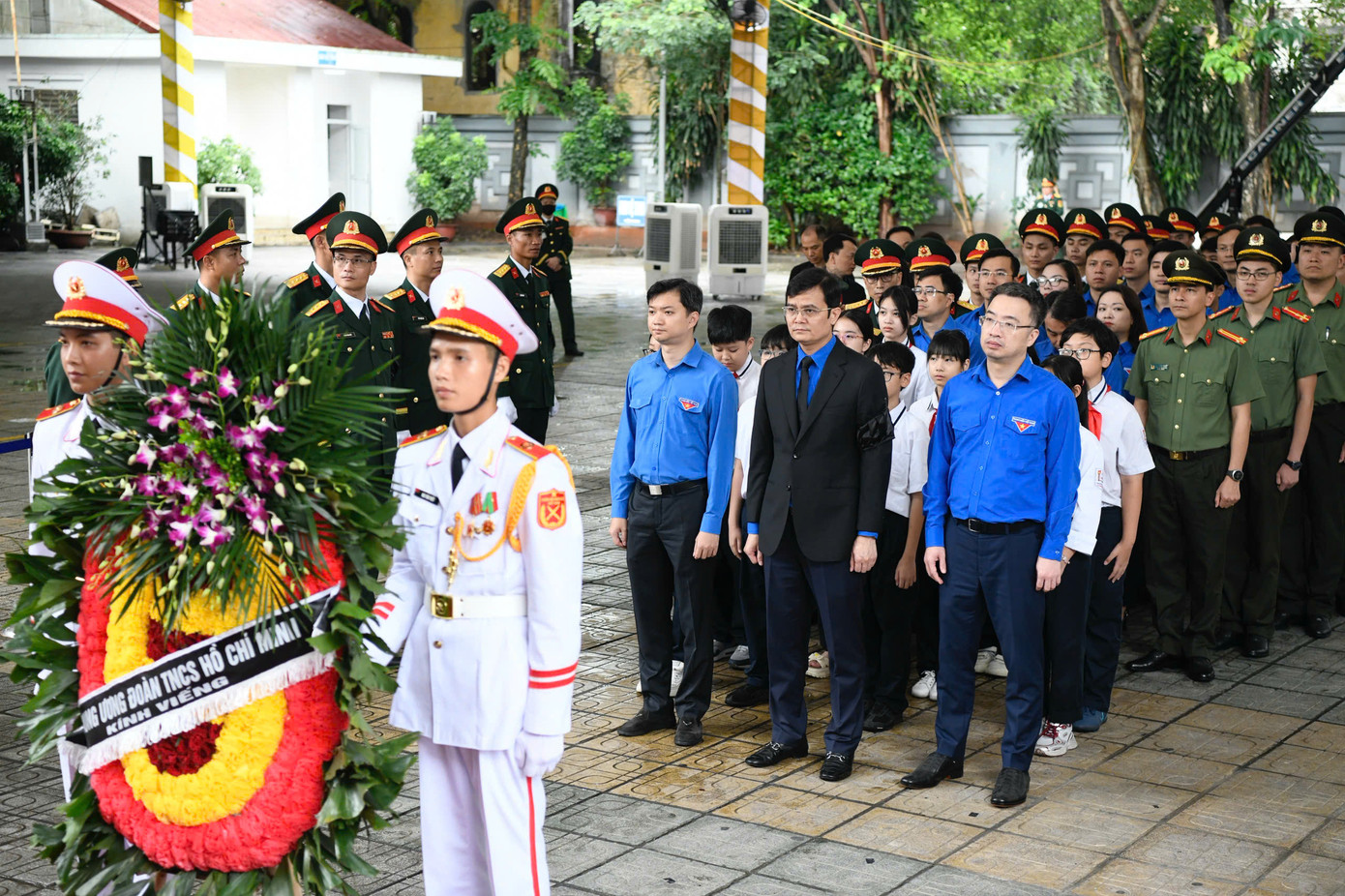 Lễ viếng nguyên Chủ tịch nước Trần Đức Lương ảnh 54 Lễ viếng nguyên Chủ tịch nước Trần Đức Lương ảnh 54