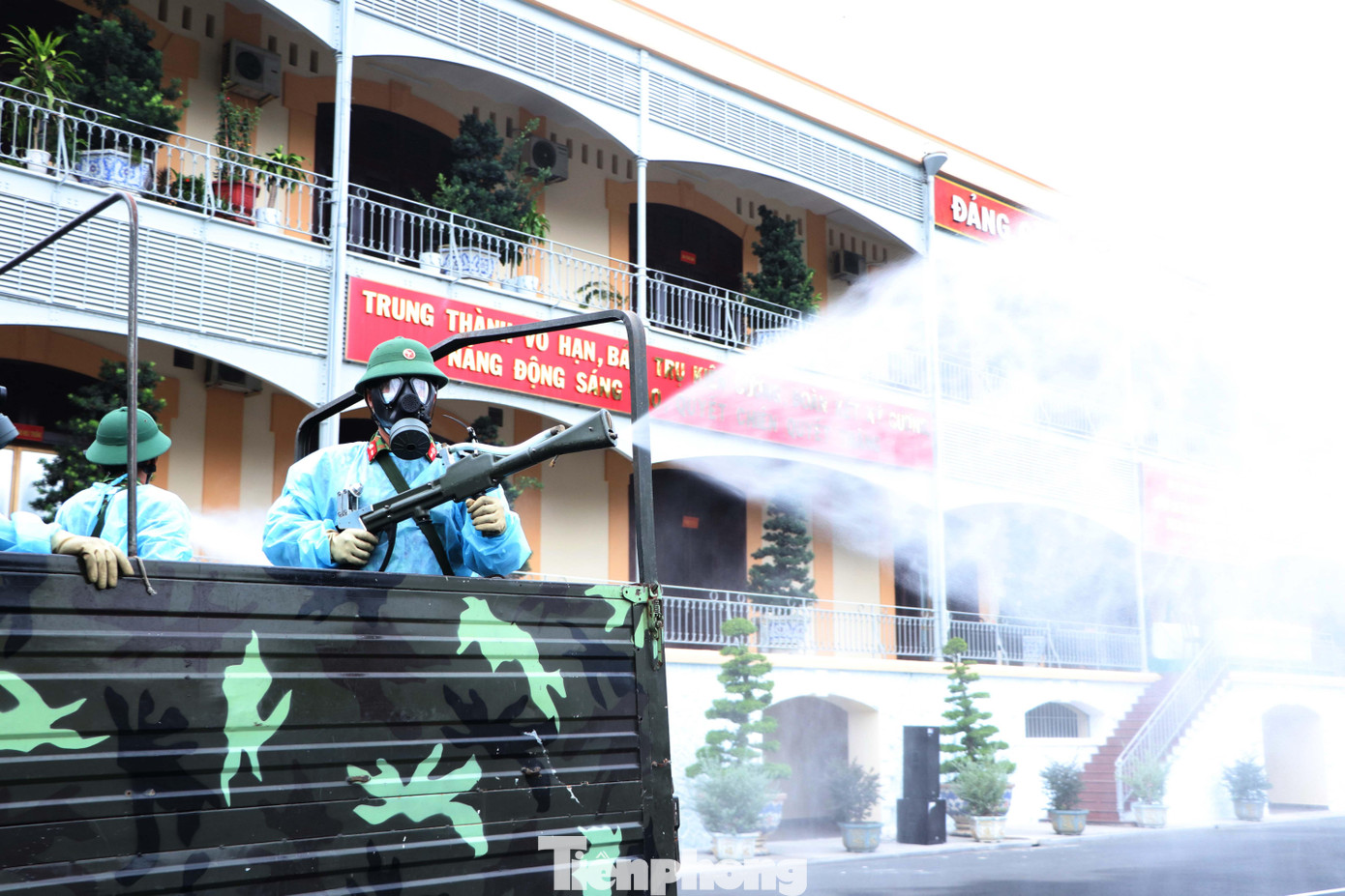 Ngay sau khi làm lễ xuất quân, lực lượng sẽ phun khử khuẩn TP Thủ Đức và huyện Bình Chánh TPHCM.