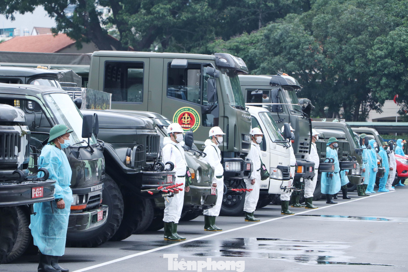 Trước đó, lực lượng Quân đội cũng đã thực hiện các đợt phun khử khuẩn trên địa bàn quận Gò Vấp, quận 12, Trung tâm báo chí TPHCM và một số địa phương khác để phòng chống dịch COVID-19.