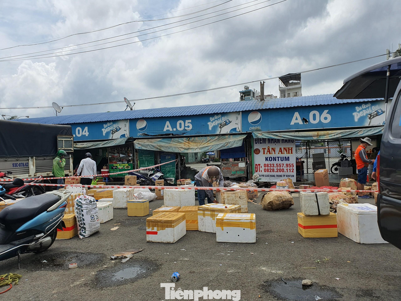 Đại diện một nhà xe chạy tuyến TPHCM – Ninh Thuận cho biết, bình thường xe chạy từ tối đến tầm 6 giờ sáng là về đến bến xe Miền Đông. Đại diện một nhà xe chạy tuyến TPHCM – Ninh Thuận cho biết, bình thường xe chạy từ tối đến tầm 6 giờ sáng là về đến bến xe Miền Đông.