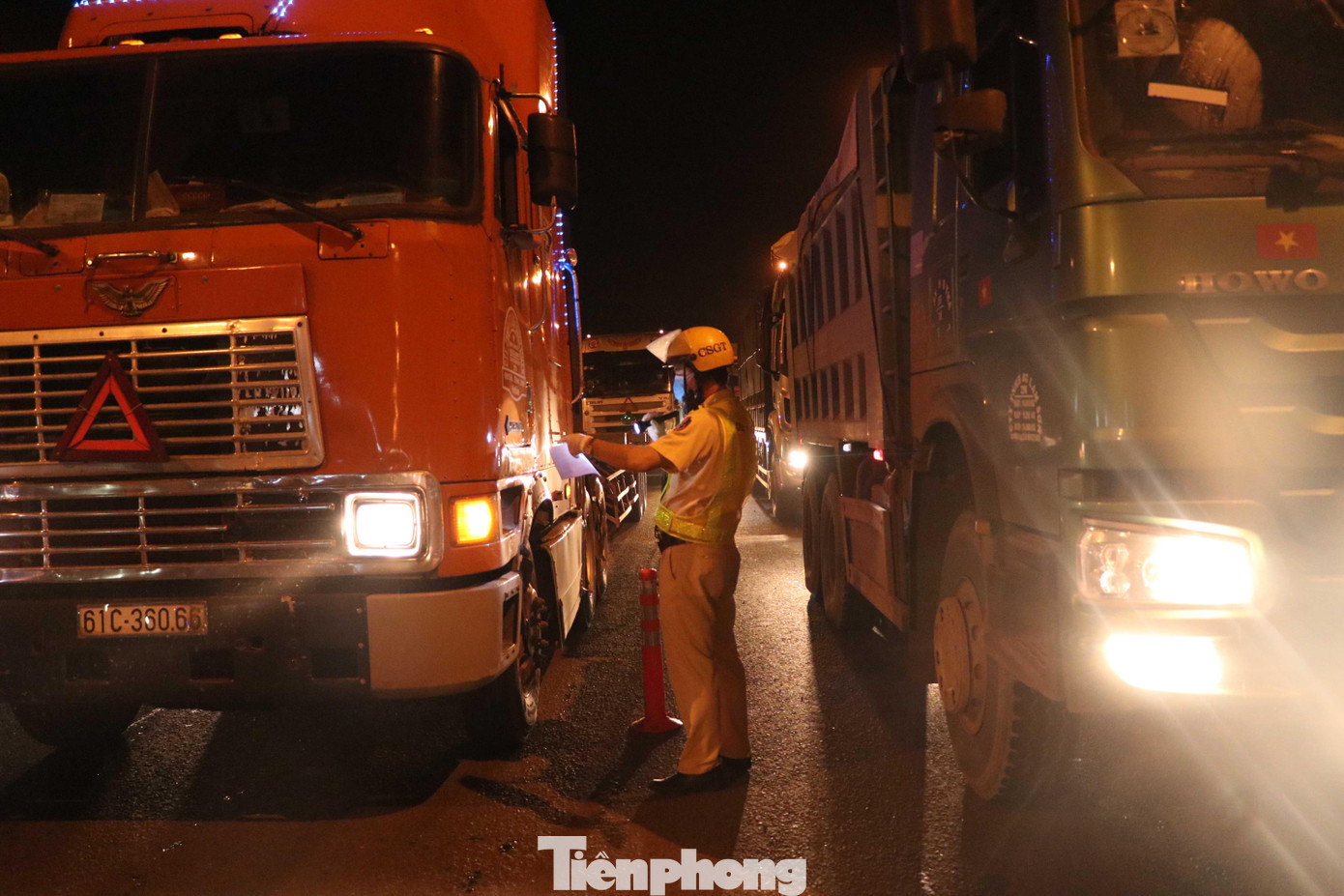 Tại chốt kiểm soát ở cầu Đồng Nai trên quốc lộ 1A, đây là chốt kiểm soát cửa ngõ phía Đông TPHCM kết nối với các tỉnh Đông Nam Bộ, Tây Nguyên và Nam Trung Bộ nên có lượng phương tiện lưu thông rất đông.