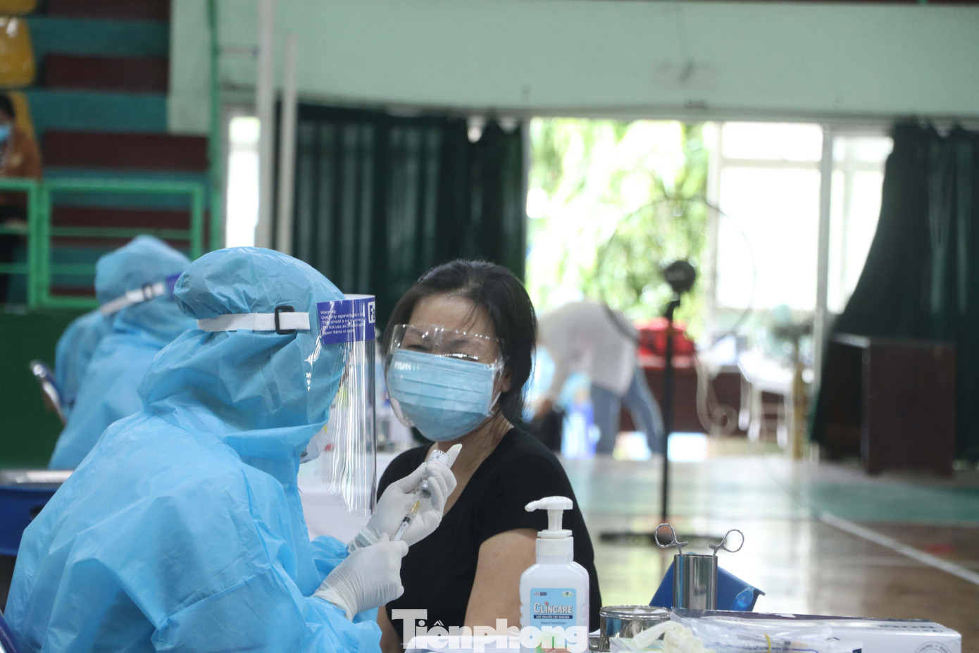 Theo kế hoạch, mỗi phường/xã sẽ tổ chức ít nhất 2 điểm tiêm; tại các điểm tiêm đều bố trí các tổ cấp cứu túc trực để đảm bảo xử lý kịp thời mọi tình huống xảy ra.