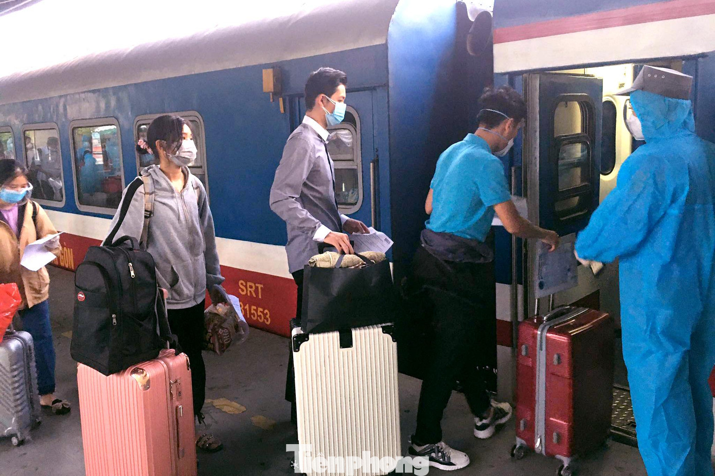 Hiện tại có khoảng 3.000 công dân đăng ký về quê theo nguyện vọng qua Sở Lao động Thương binh và Xã hội tỉnh Hà Tĩnh, hội đồng hương Hà Tĩnh tại các tỉnh phía Nam.