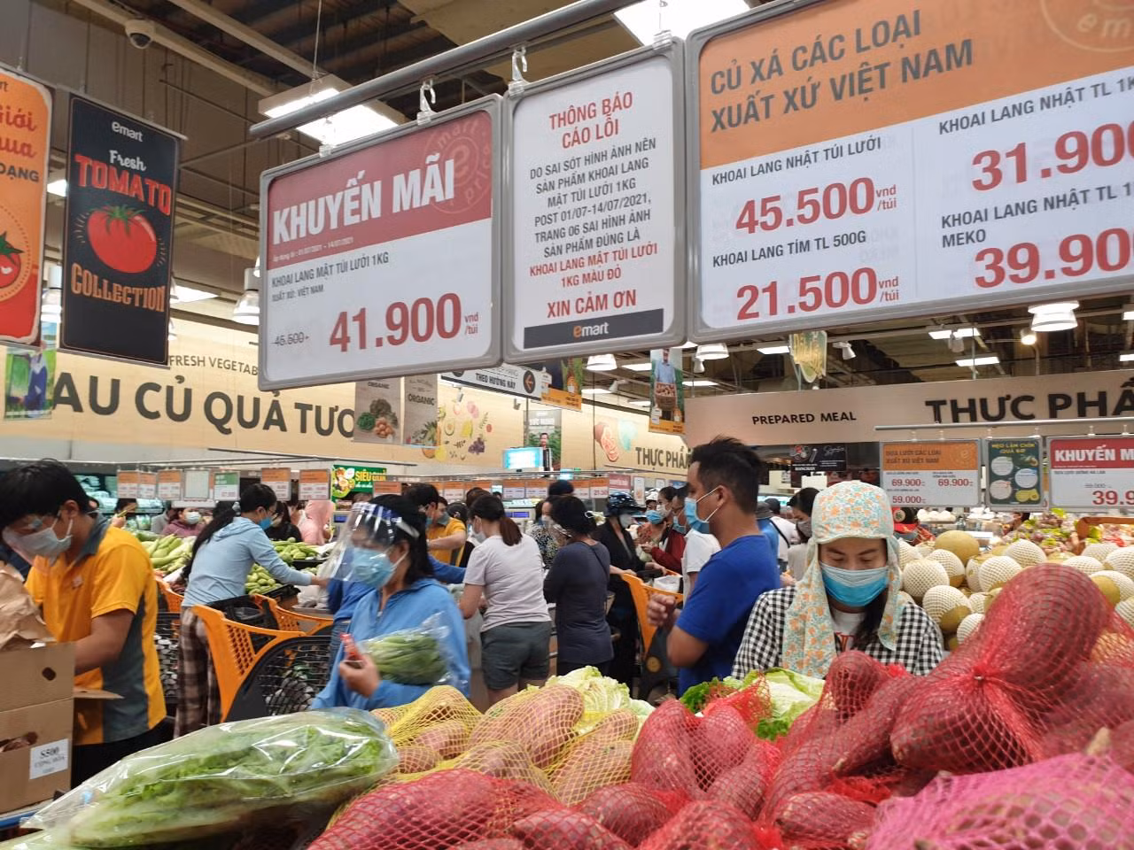 TPHCM đảm bảo cung ứng đủ lương thực, thực phẩm cho người dân trong thời gian giãn cách xã hội. TPHCM đảm bảo cung ứng đủ lương thực, thực phẩm cho người dân trong thời gian giãn cách xã hội.