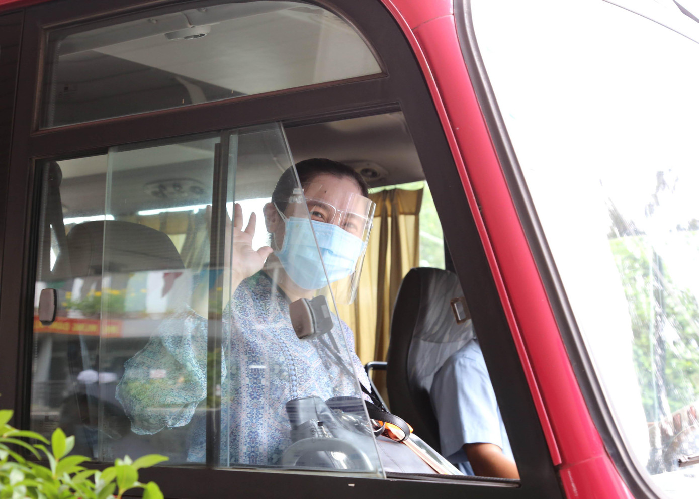 Bác sĩ Trần Thanh Linh còn được gọi với cái tên khác là &apos;bác sĩ 91&apos; khi đã trực tiếp điều trị khỏi cho bệnh nhân số 91 là phi công người Anh từng là bệnh nhân Covid-19 nặng nhất Việt Nam.