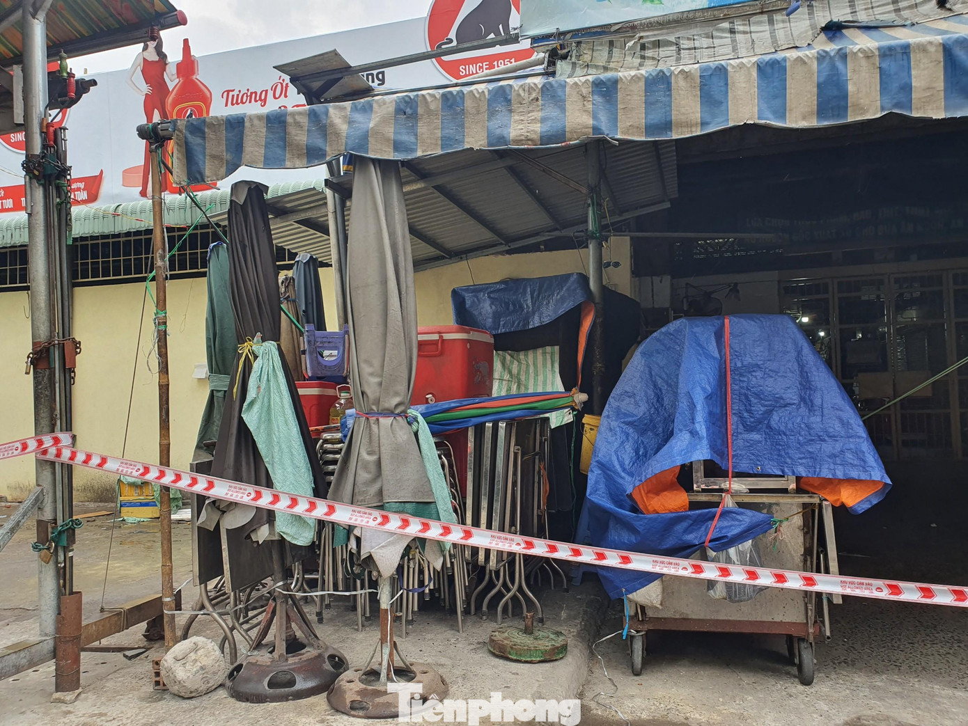 Trước đó, ngày 4/7, ngành y tế quận 1 phát hiện một ca nghi mắc COVID-19 là tiểu thương trong chợ Tân Định. Người này ngụ huyện Cần Giuộc, tỉnh Long An, hàng ngày lấy cá tại chợ Bình Điền đến chợ Tân Định bán.