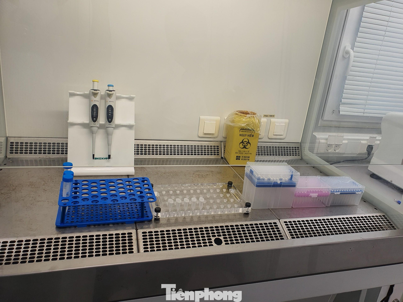 Xe labo xét nghiệm di động được cơ quan Giám sát Liên bang Nga trao tặng Chính phủ Việt Nam, sau đó được giao cho Trung tâm Nhiệt đới Việt - Nga vận hành vào năm 2019.