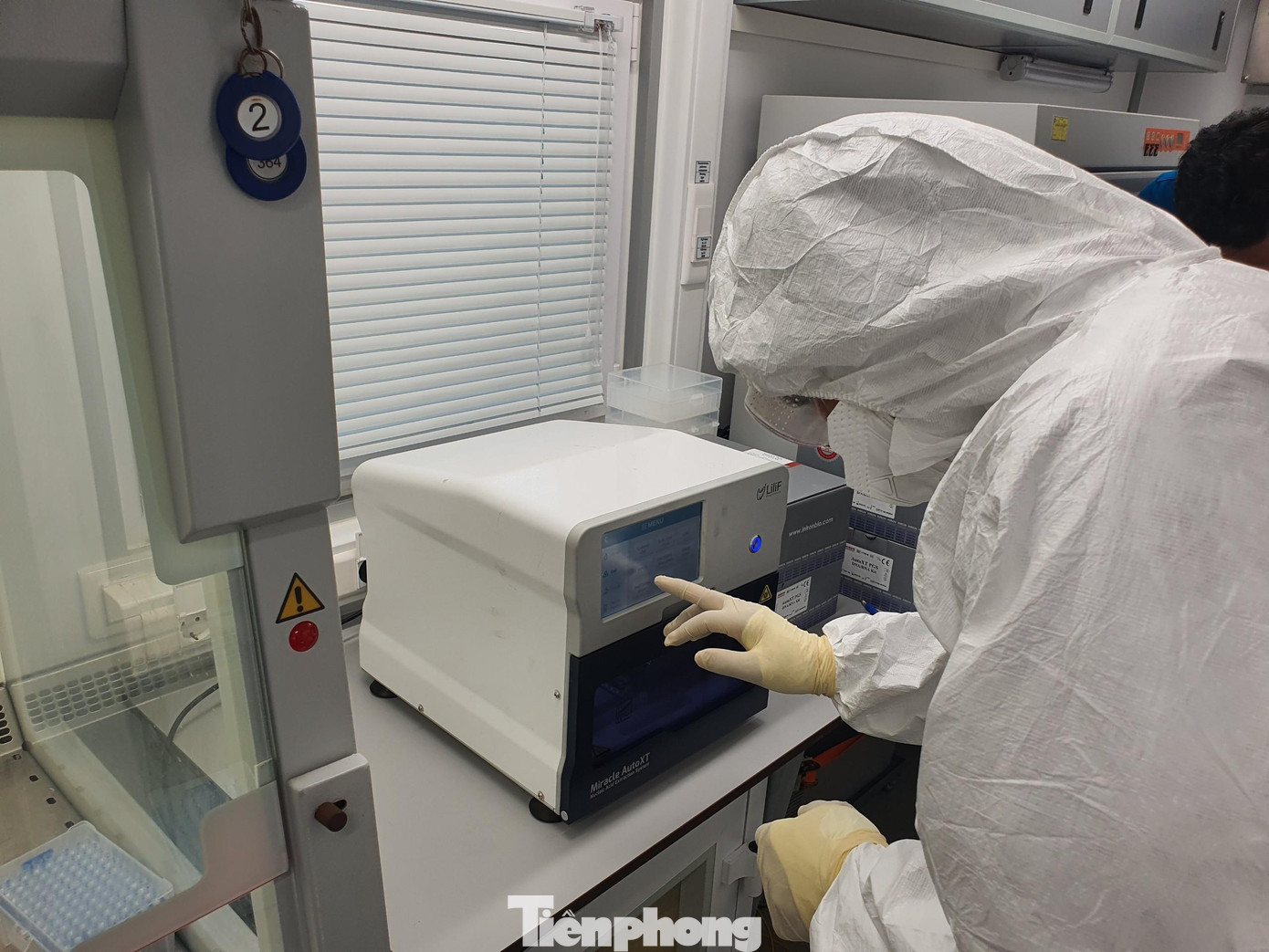 Xe được trang bị các thiết bị xét nghiệm Realtime PCR và các trang thiết bị hiện đại bậc nhất Việt Nam hiện nay. Xe labo xét nghiệm di động này đã từng hoạt động hỗ trợ một số địa phương chống dịch COVID-19 như Đà Nẵng, Quảng Bình, Bắc Giang và hiện là TPHCM.