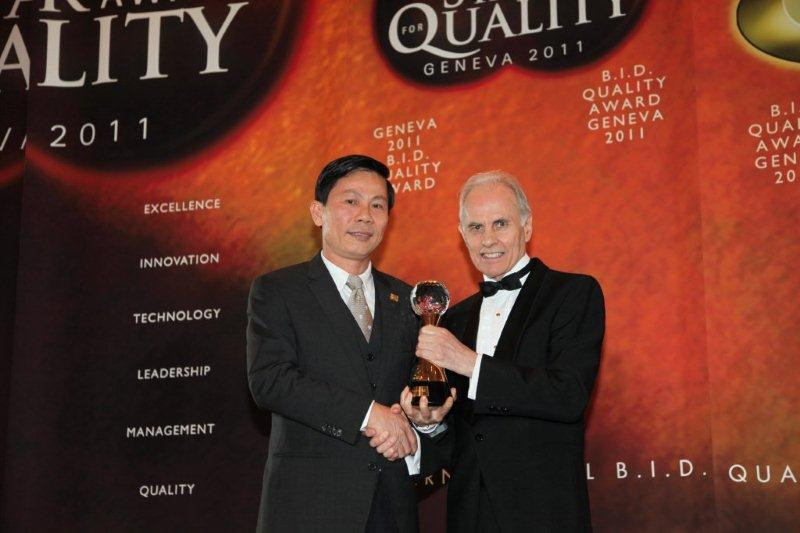 Ông Phạm Ngọc Lâm- đại diện cho Việt Nam vinh dự nhận giải thưởng ngôi sao chất lượng quốc tế. Ông Phạm Ngọc Lâm- đại diện cho Việt Nam vinh dự nhận giải thưởng ngôi sao chất lượng quốc tế