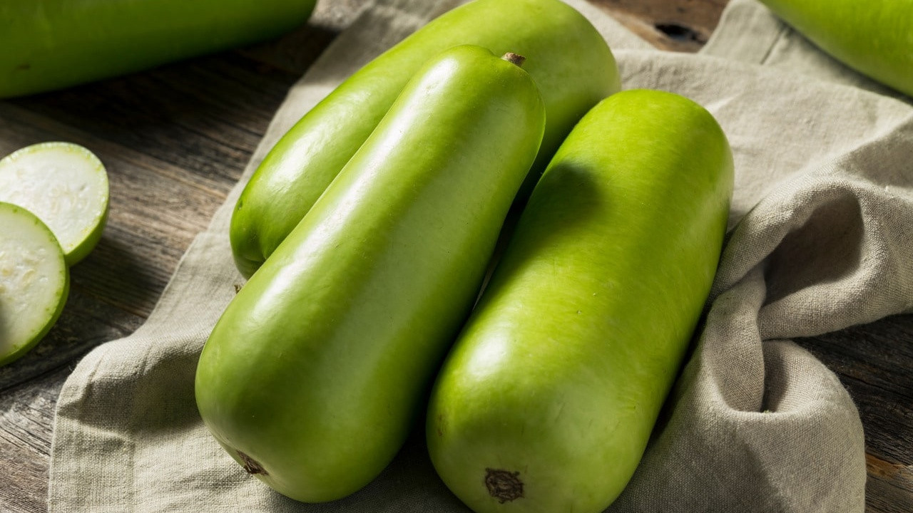 Quả bầu không chỉ ít calo mà còn giàu hàm lượng nước, hàm lượng chất xơ giúp thúc đẩy cảm giác no và giảm lượng calo tổng thể.