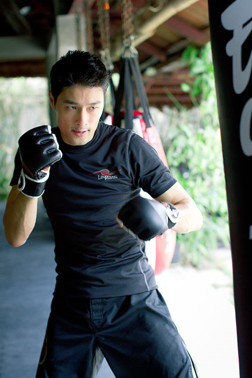 Johnny Trí Nguyễn: 'Nếu Flores thách đấu, tôi sẽ mời lên võ đài' ảnh 2