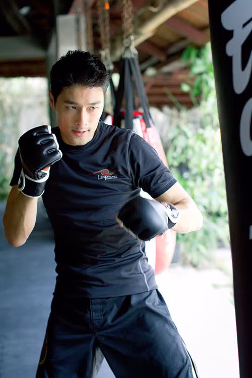Johnny Trí Nguyễn: 'Nếu Flores thách đấu, tôi sẽ mời lên võ đài' ảnh 2