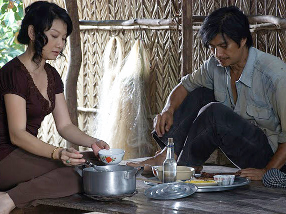 Ông Võ qua lại với bà chủ quán như một sự trả thù đàn bà.