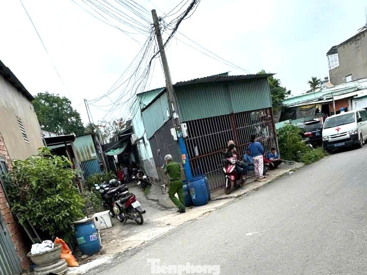 Công an khám nghiệm tại hiện trường