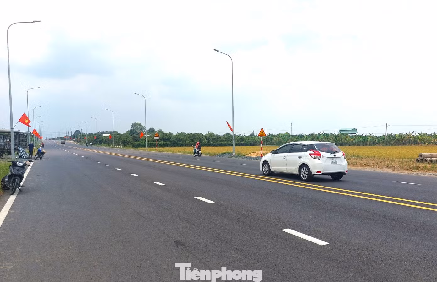 Đây là một trong những tuyến đường đẹp nhất tại TP Tân Uyên, Bình Dương. Đây là một trong những tuyến đường đẹp nhất tại TP Tân Uyên, Bình Dương.